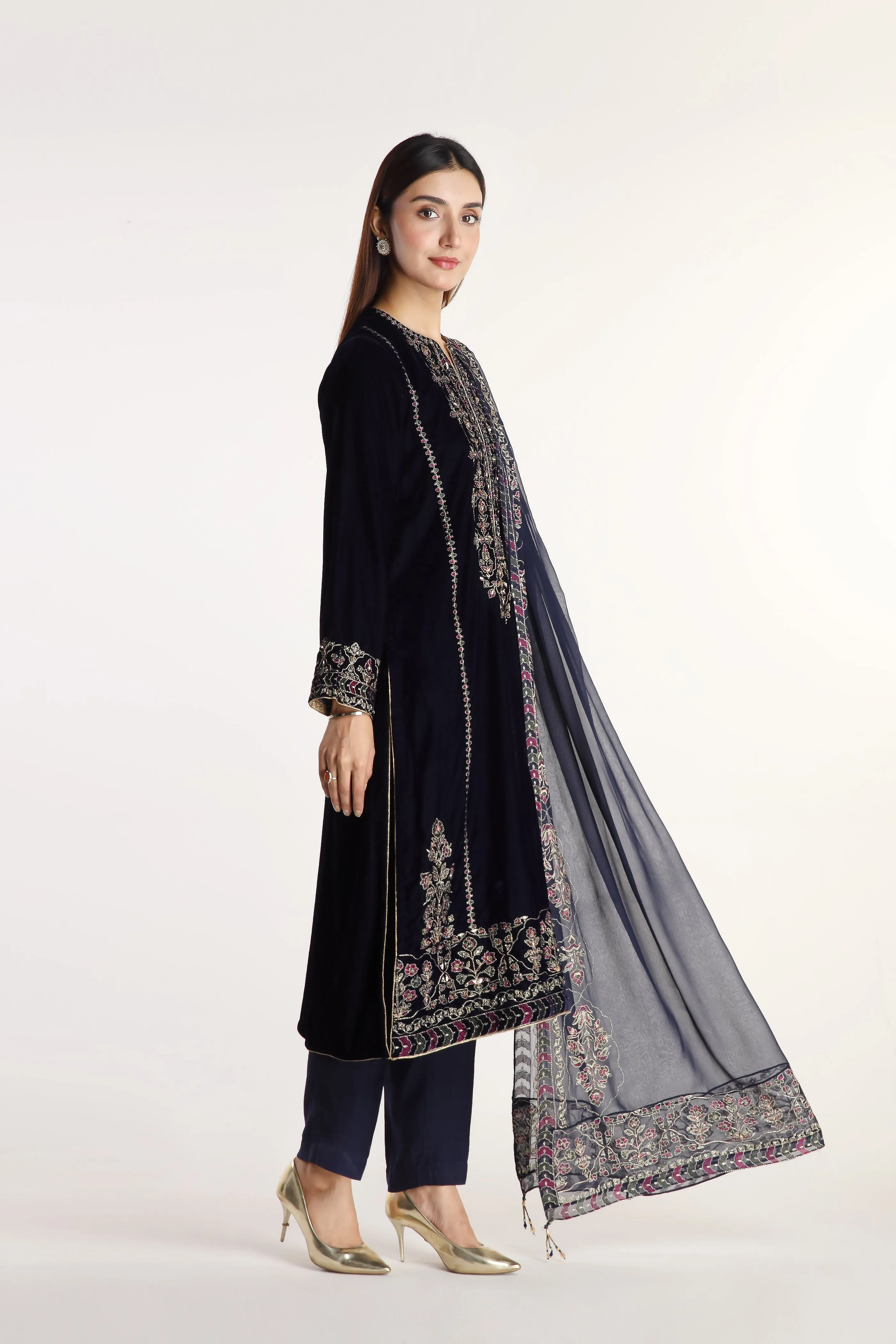 3 Piece Velvet Embroidered Suit (AV0011)