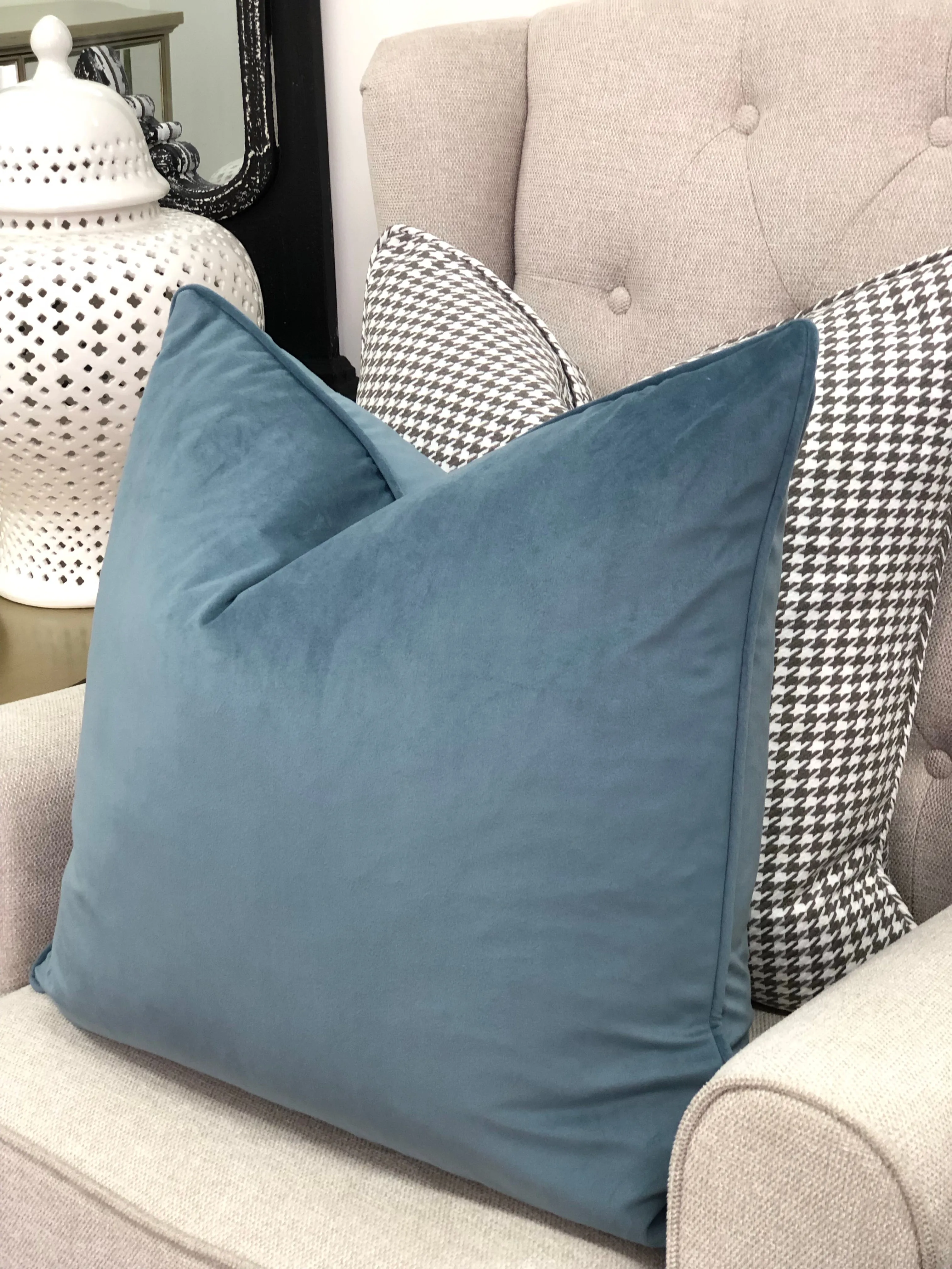 Amaya luxe soft blue 50x50