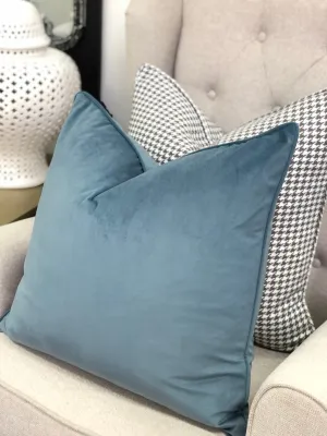 Amaya luxe soft blue 50x50