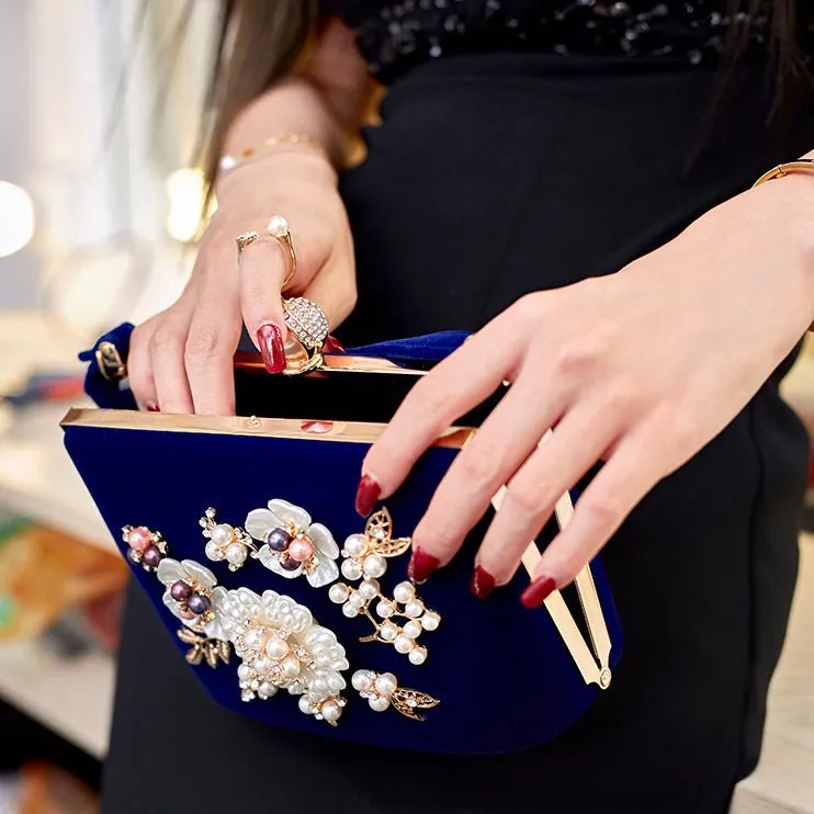 Diamond Flower Velvet Hand Clutch Bag