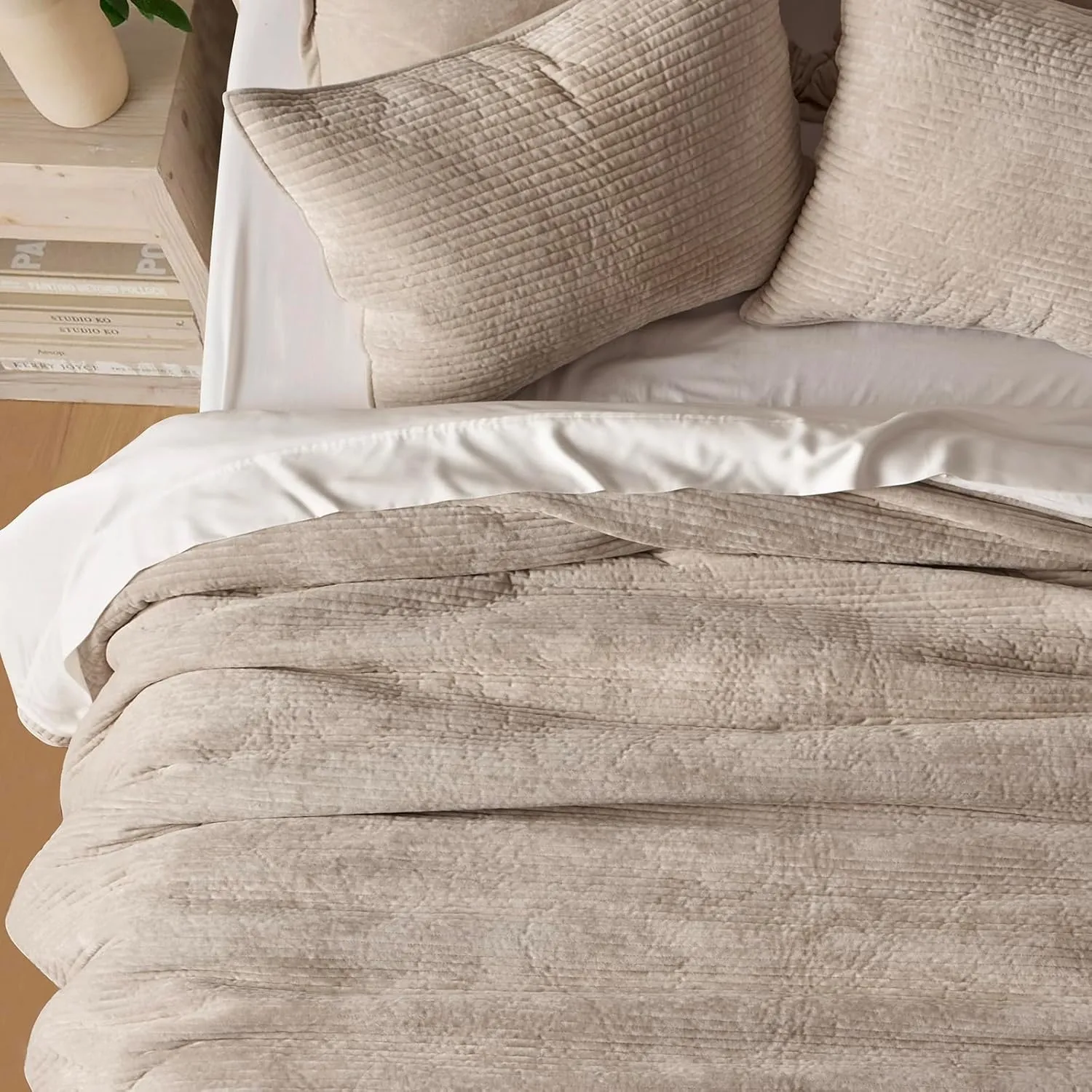 EVERGRACE Velvet Quilt Set Queen Size, Luxurious Soft Quilted Bedding Sets, Lightweight Velvet Comforter for All Season, Striped Channel Bedspread Coverlet with 2 Shams, Urban Taupe