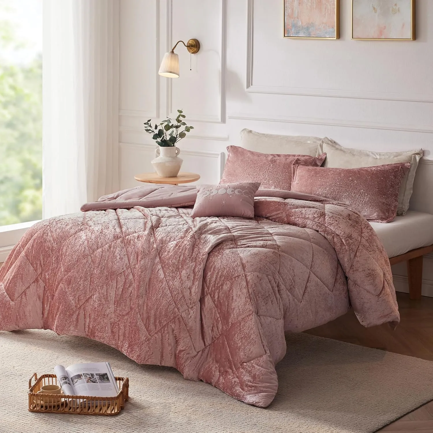 Intelligent Design Felicia Luxe Comforter Velvet Lush Double Sided Diamond Quilting, Modern All Season Bedding Set with Matching Sham, Decorative Pillow, Full/Queen(90"x90"), Blush 4 Piece