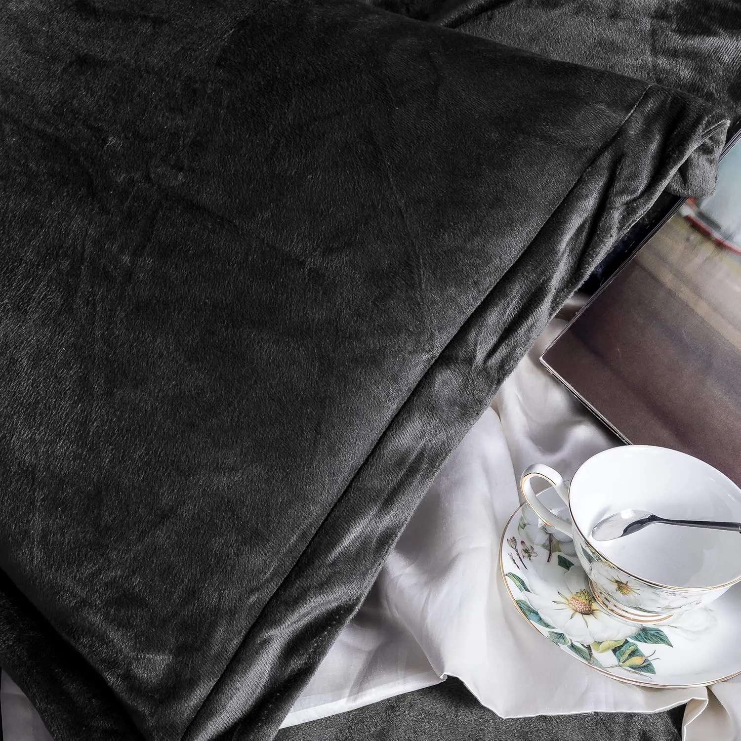 NTBAY Velvet Twin Duvet Cover Set, 3 Pieces Zippered Flannel Comforter Cover Set, Black