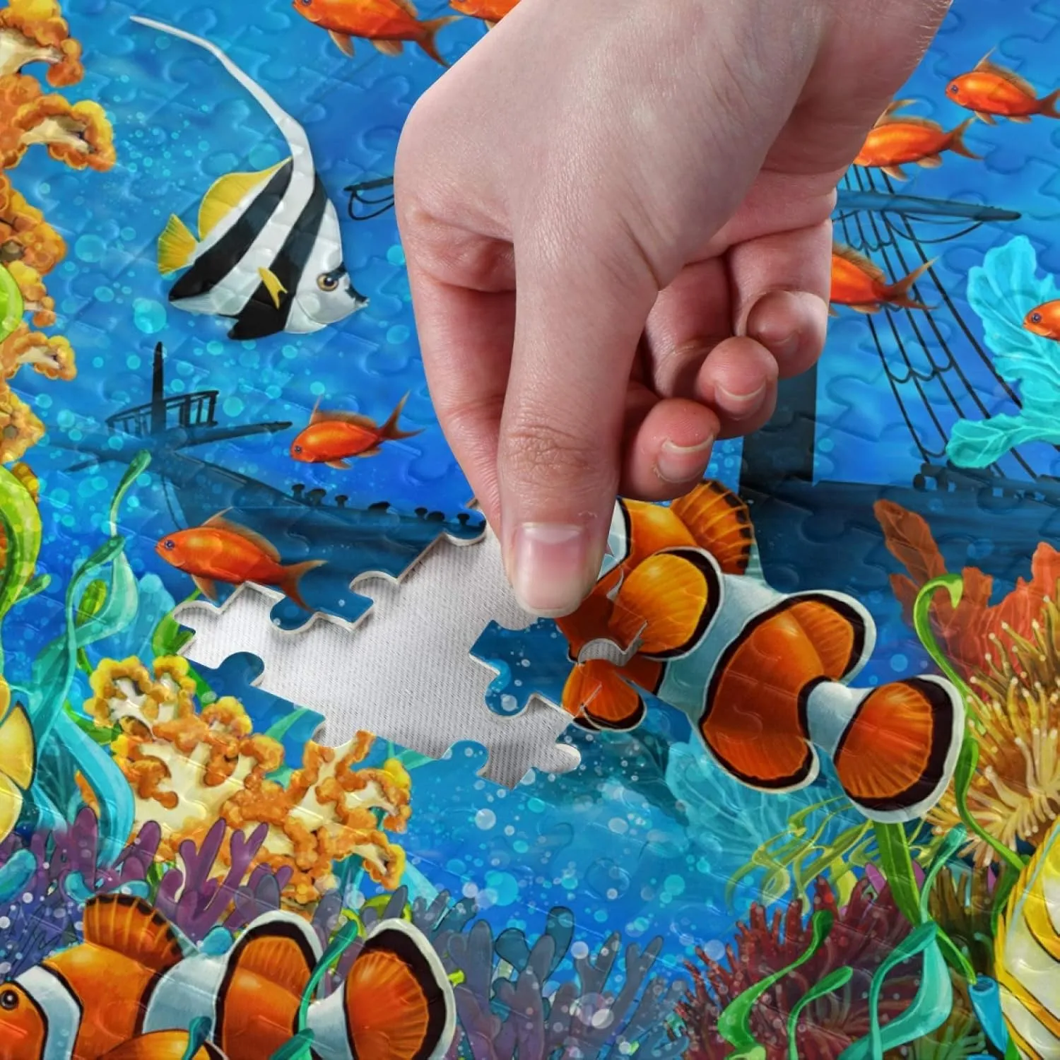 Seafloor Tropical Fishs Jigsaw Puzzle 500 Pieces Clownfishs Sunken Ship DIY Wall Art Intellectual Decompressing Fun Game for Adults Teens