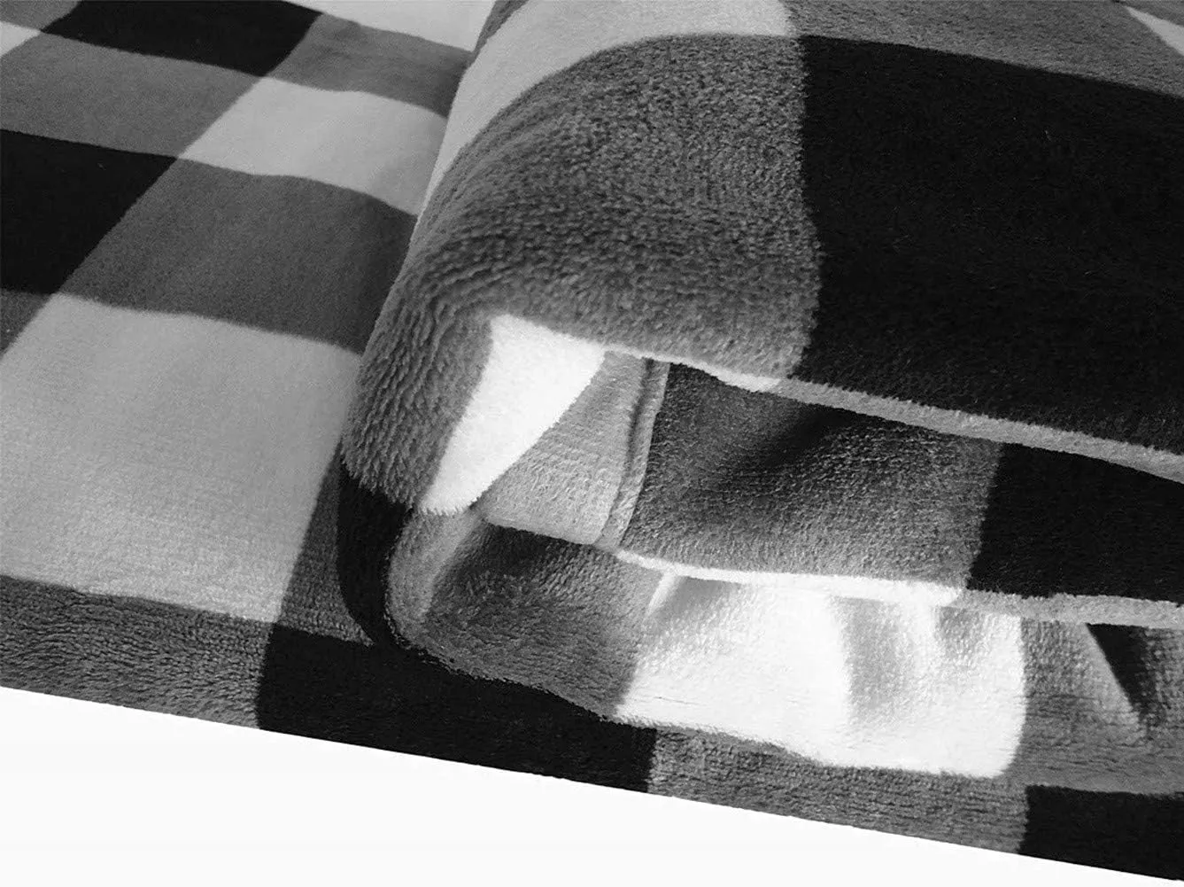 UKELER Buffalo Check Bed Blanket 60'' x 80''- Soft Plush Flannel Throws and Blanket for Bed/Couch/Sofa/Office/Camping