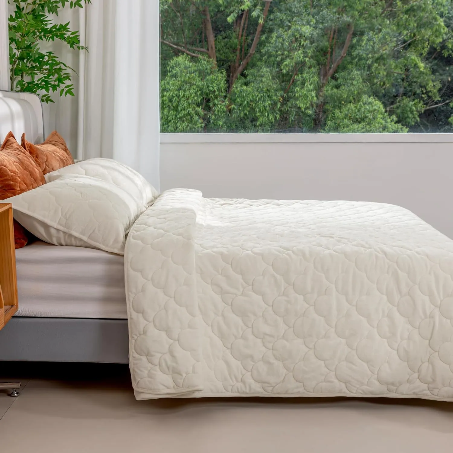 Velvet Quilt Set King Size - Luxury Lightweight Velvet Bed Comforter & 2 Pillow Shams | Oversized Coverlet Bedspread 3 Piece | Oeko-TEX All Season Bedding White