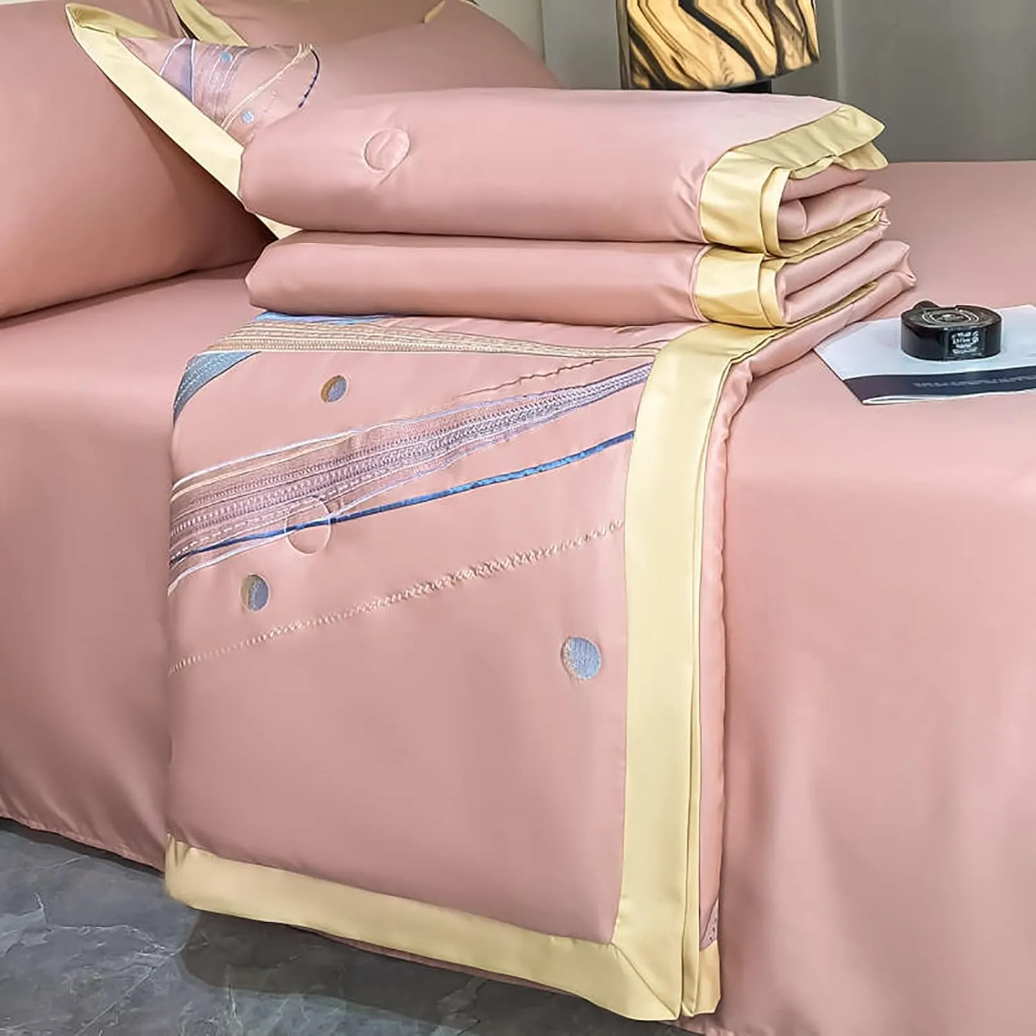 Washable Cool Quilt,Comfortable Four-Season Fabric Whole Silk Down Filling Reactive Printing and Dyeing Exquisite Embroidery fine Workmanship (C King) (B Twin)