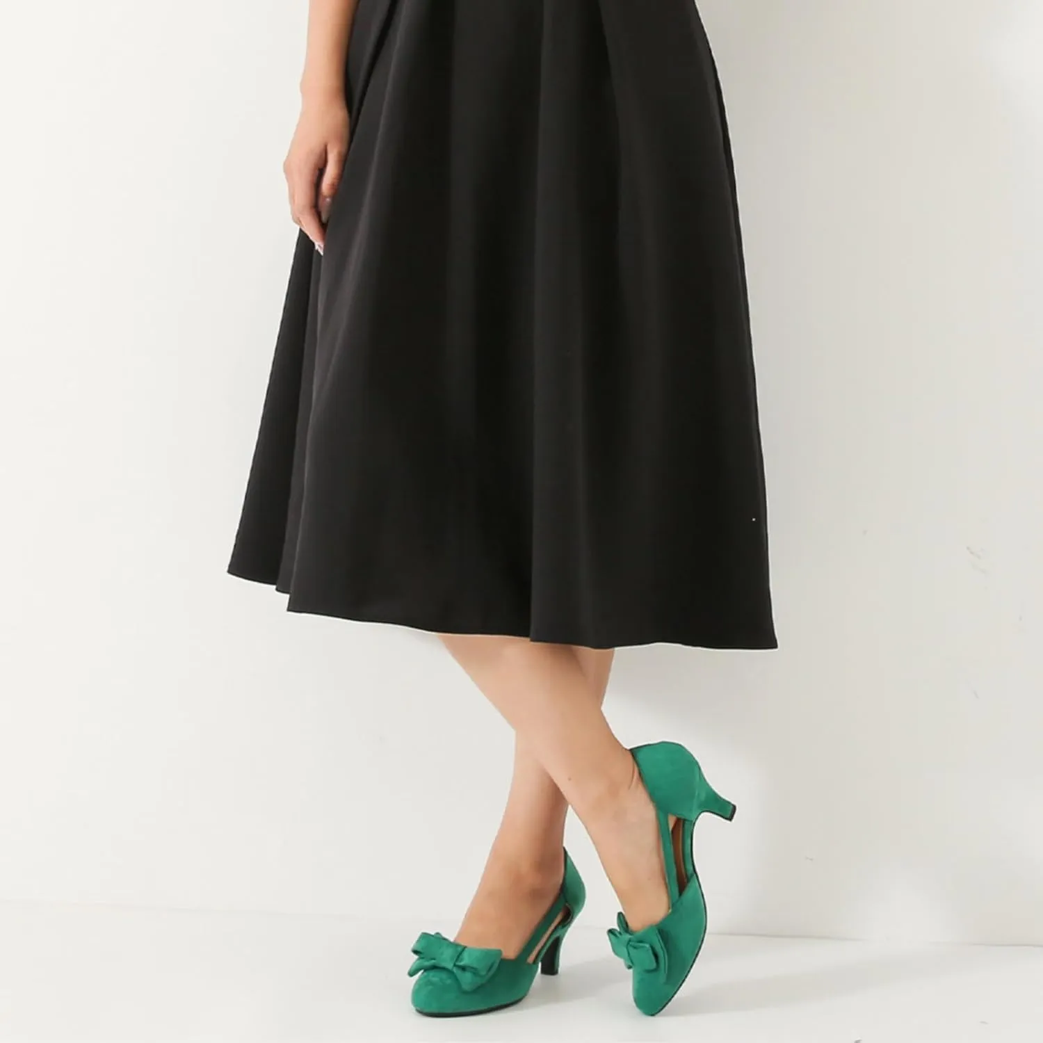 Women's Slip On Bow Kitten Heels Cutout Vintage Retro Low Heel Dress Shoes Wedding Work Party Pumps